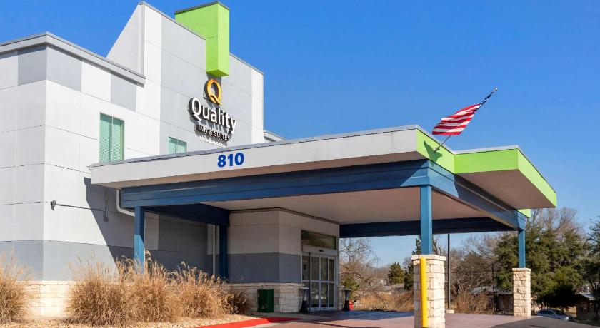 Quality Inn & Suites - image 2