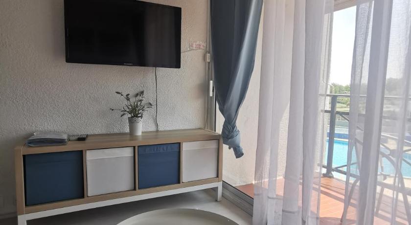 Studio meuble 4 a 6 couchages residence le Lagon Bleu Le Grau du Roi photo
