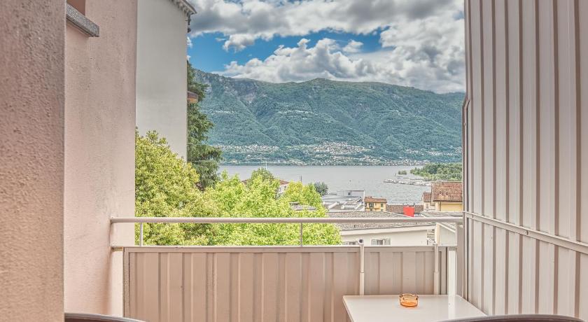 Image of Double Room with Lake View 6