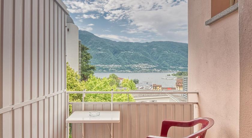 Image of Double Room with Lake View 7