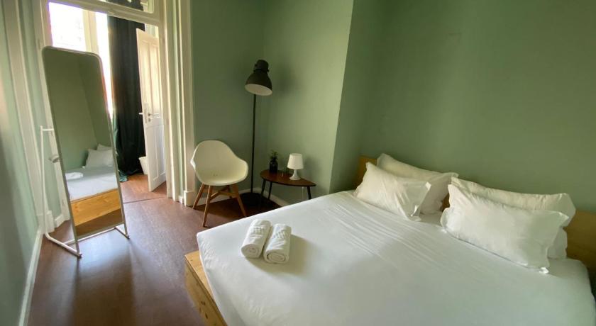 รูปของห้องเตียงใหญ่พร้อมห้องน้ำส่วนตัว (Double room with private bathroom) 0