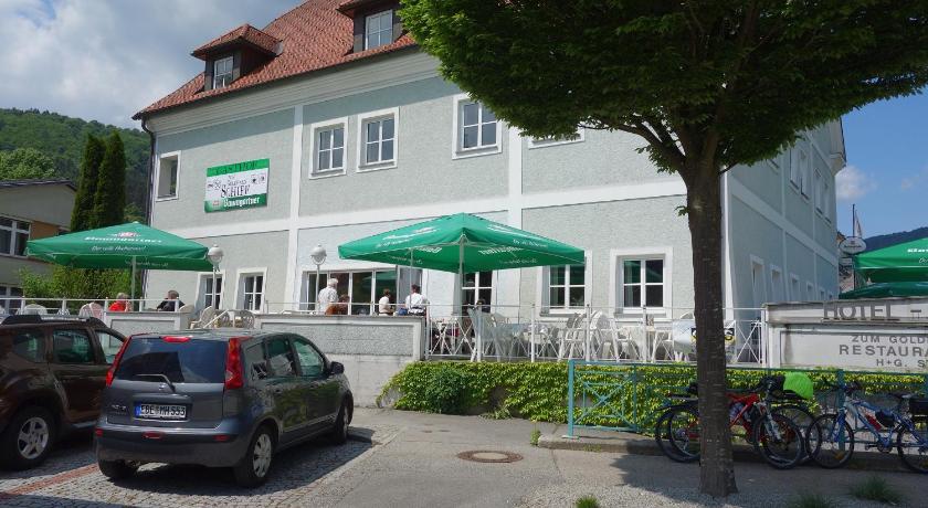 Goldenes Schiff Hotel-Mietparkplatze — Hotel in Engelhartszell