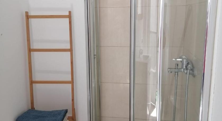 รูปของสตูดิโอที่มีระเบียง (Studio with Balcony) 11