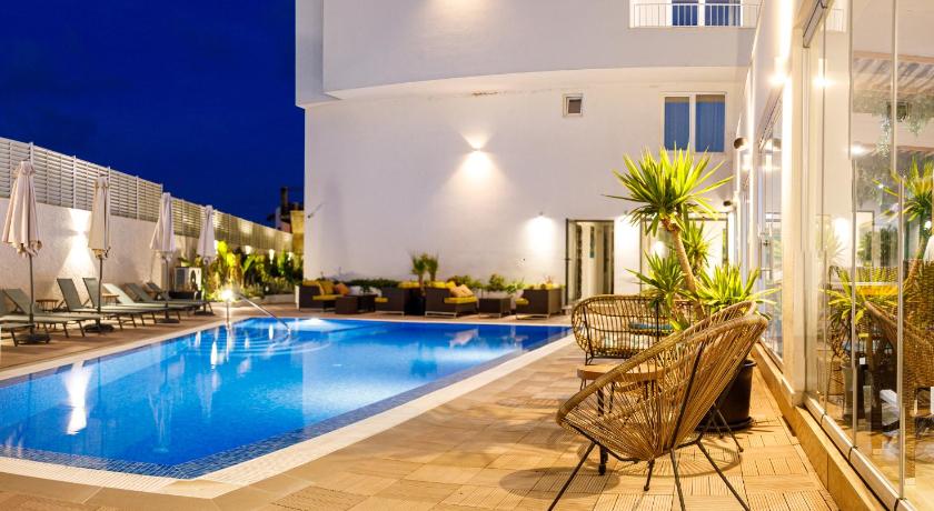 JI HOTEL - image 14