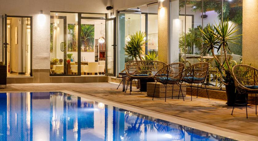 JI HOTEL - image 18
