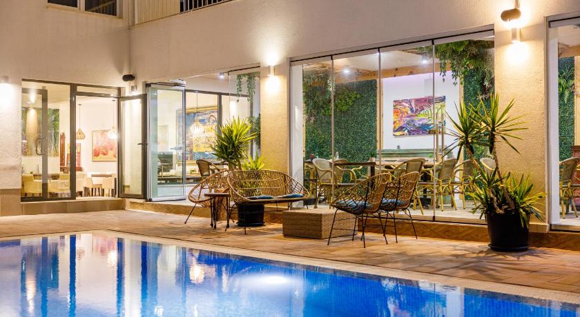 JI HOTEL - image 20