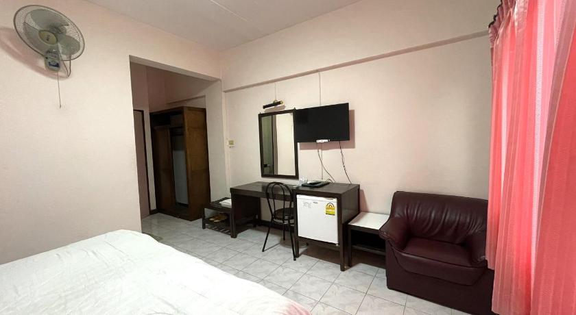 Image of Double Room with Private Bathroom 3