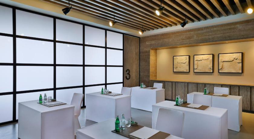 Renaissance Downtown Hotel Dubai - image 9