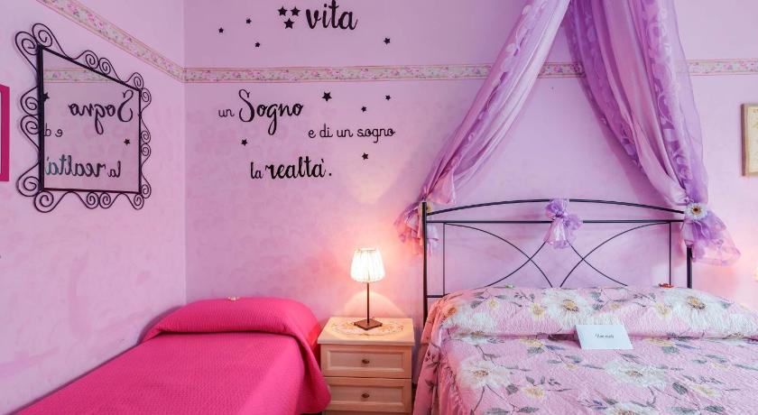 Image of Double Room with Shared Bathroom 17