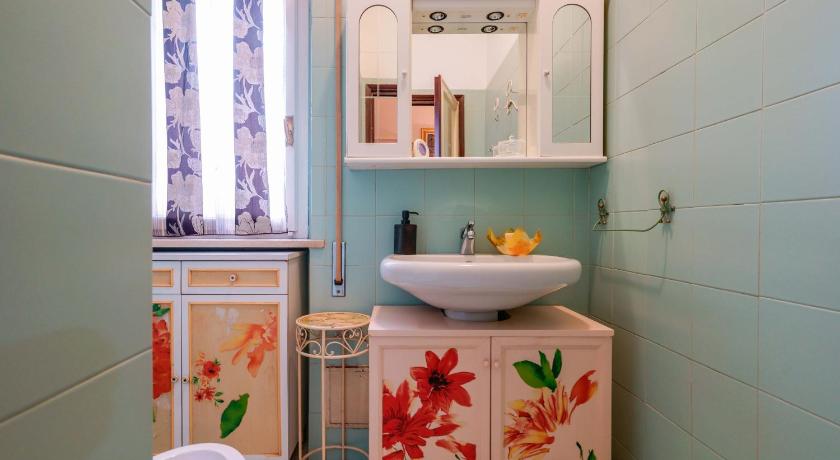 Image of Double Room with Shared Bathroom 2