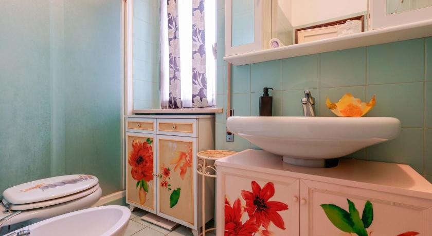 Image of Double Room with Shared Bathroom 14