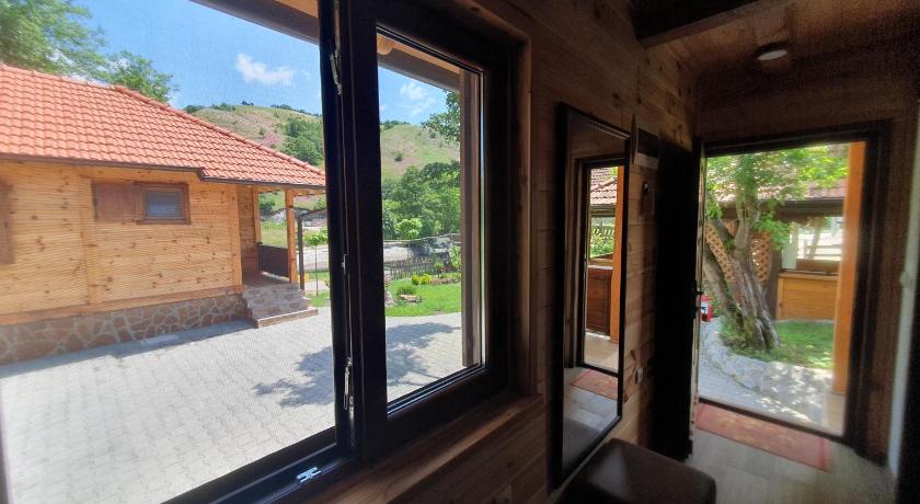 Leušić Kimovi vajati 3-Star Guesthouse exterior