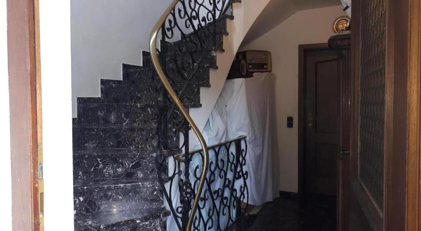 布鲁克米尔 ROOM in apartment LOT SPACE & option COOKING & BREAKFAST self service & terrace - 9 km from A8 highw 3星级 民宿 客房