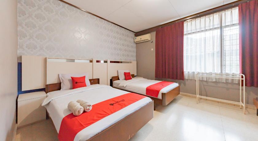 OYO 1710 Hotel Budi Famili 2 Syariah photo