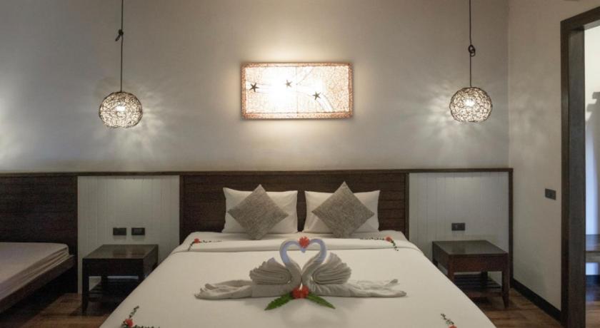 Image of 1 Deluxe Room 14