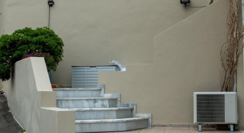 Michael View Apartment - image 9