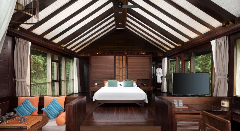 รูปของ(Double Bed or Twin Beds) Hilltop Full Sea View Villa – with Private Bathtub on Balcony 0