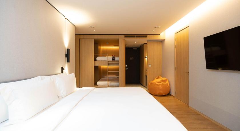 Image of Family Terrace Room 4