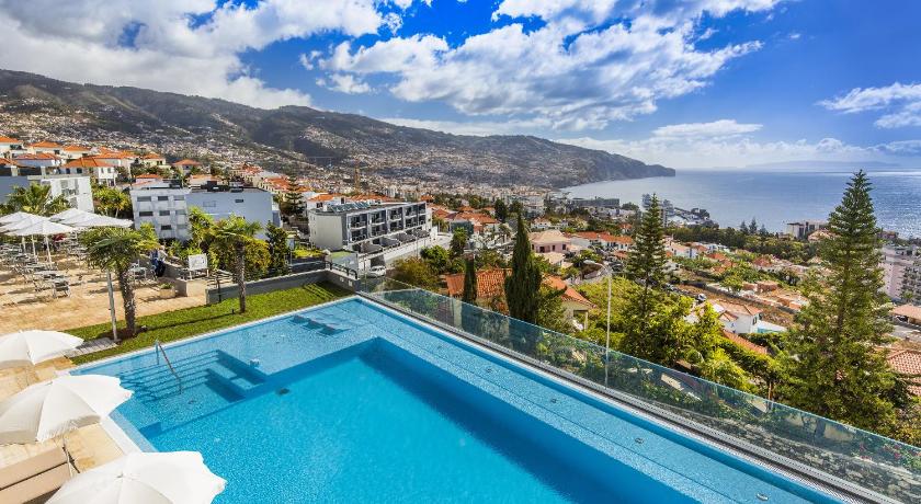 Madeira Panoramico Hotel in Funchal - Room Deals, Photos