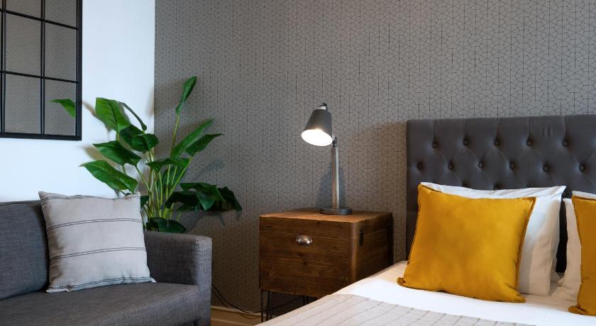 Image of Superior Double Room with Shared Bathroom 7