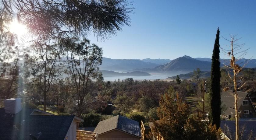 アップフォードハイツ (CA) 3BR Panoramic Lake View, Sequoia Forest, Kern County 4つ星 宿泊施設 客室