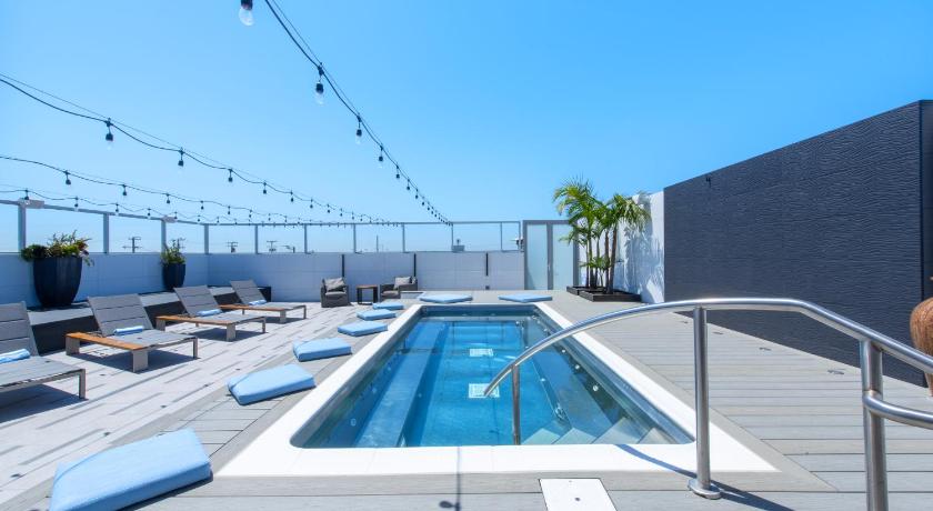Shade Hotel photo