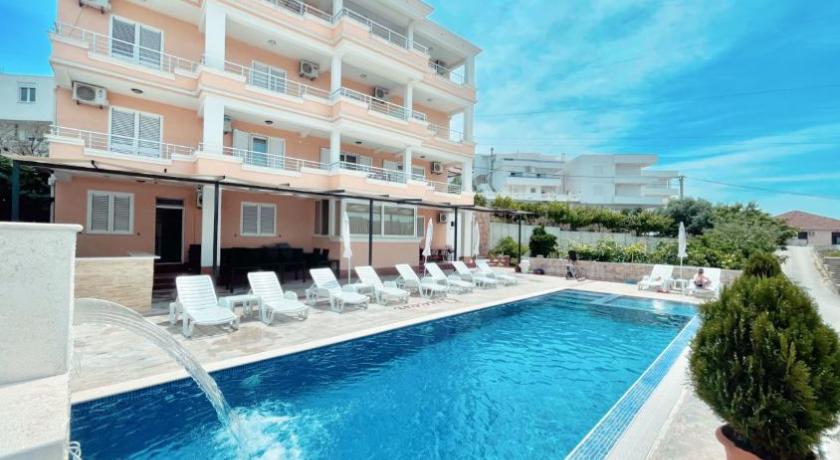 Queen Kodre Apartments photo