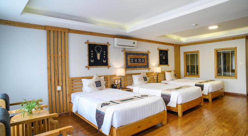 Image of Deluxe Triple Room 13