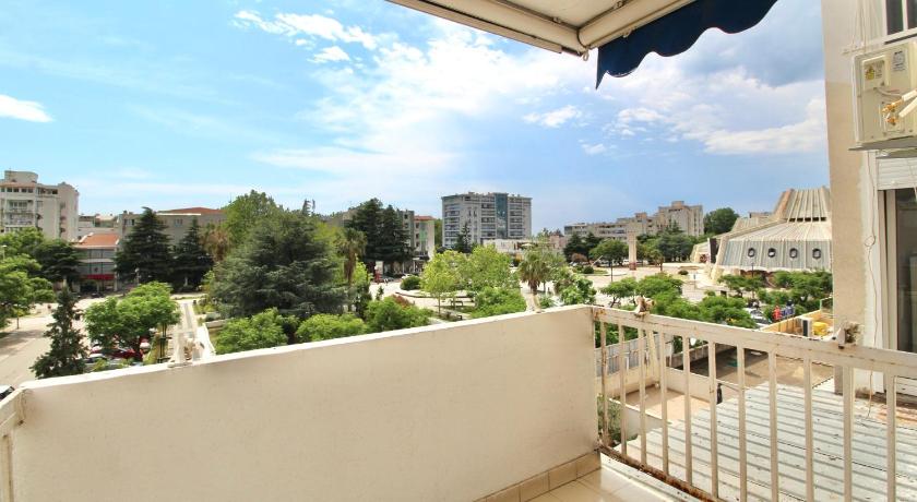 Albatros Apartments photo