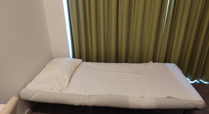 Image of Twin Comfort with Extra bed 10