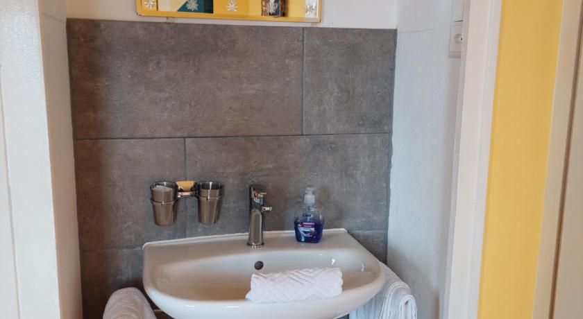 Image of Budget Double Room with Shared Bathroom 1