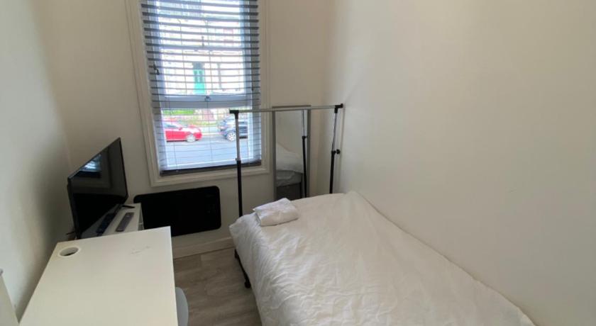 Small Single room walking distance to Hove Station — Hotel in Brighton and Hove