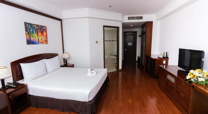 Image of Deluxe Ocean View King 6