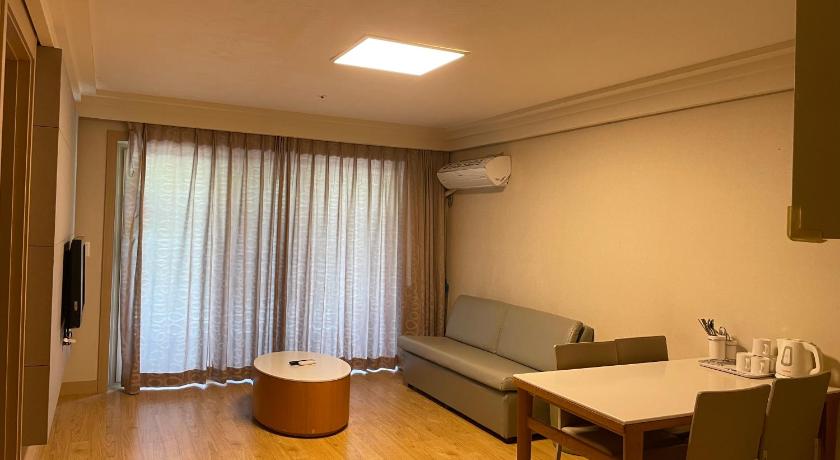 Image of Sonobelle Tower C Standard Suite with Kitchen 5