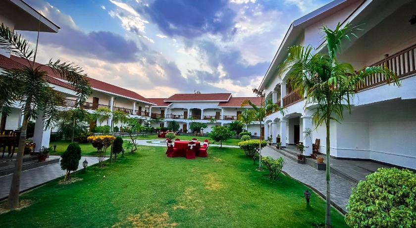 Hotel Earth Light Sauraha — Hotel in Chitwan