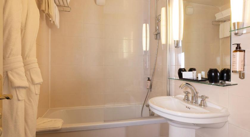 Image of Cozy Double Room or Twin Room 9