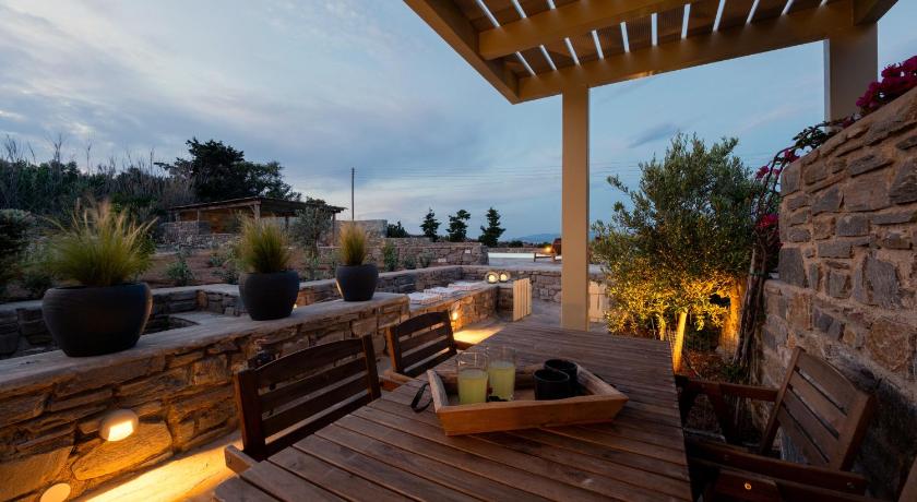 Kallirroe Deluxe Villa with Sea View and Pool photo