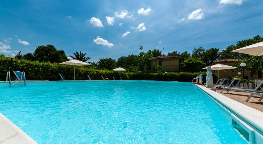Loriana Park Hotel Sul Lago photo