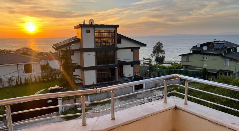 Yalova Apartments photo