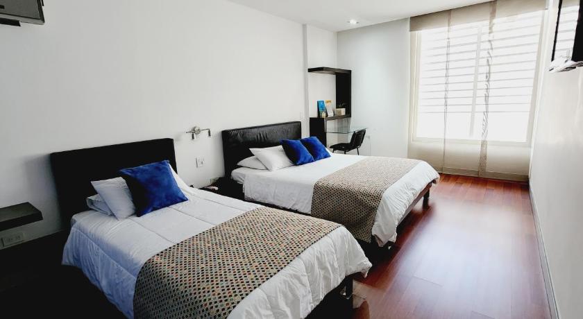 Hotel Austral Suites photo