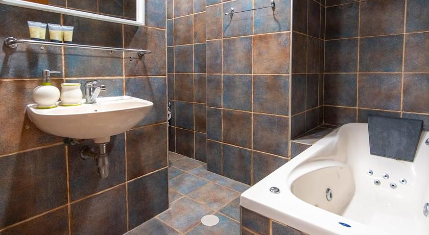 Image of Family Room with Bathroom 2