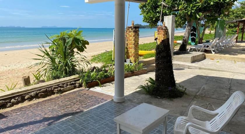 Image of Double Room with Beach View 12