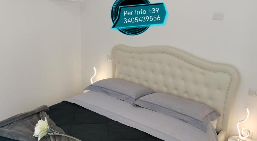 LONATE ROOM
