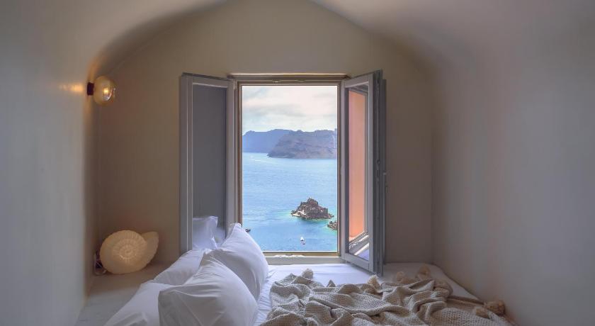 Oia Waves by SV
