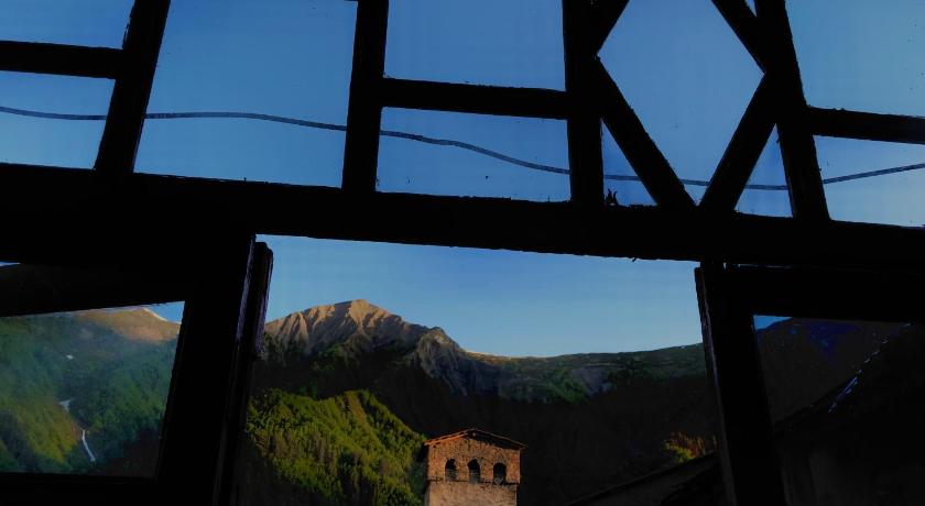 Natia's Guesthouse — Hotel in Glola