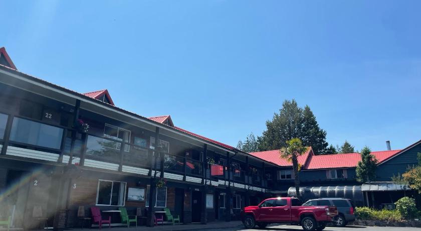 Schooner Motel photo