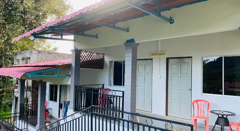 Julies Hostel Taman Negara photo