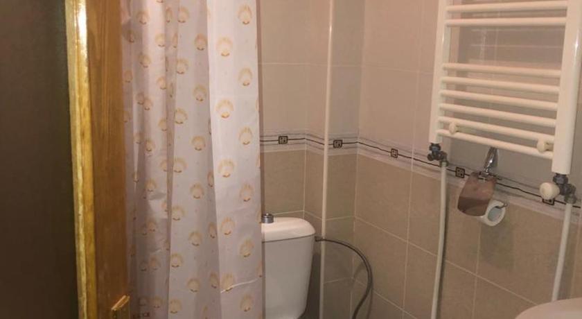 Image of Twin Room with Shared Bathroom 9