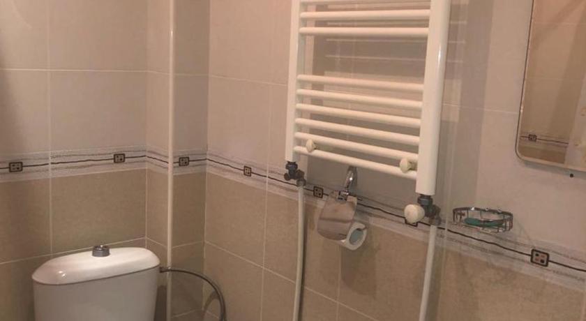 Image of Twin Room with Shared Bathroom 8