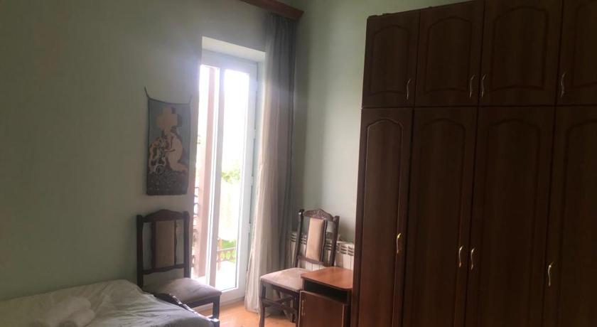 Image of Twin Room with Shared Bathroom 5